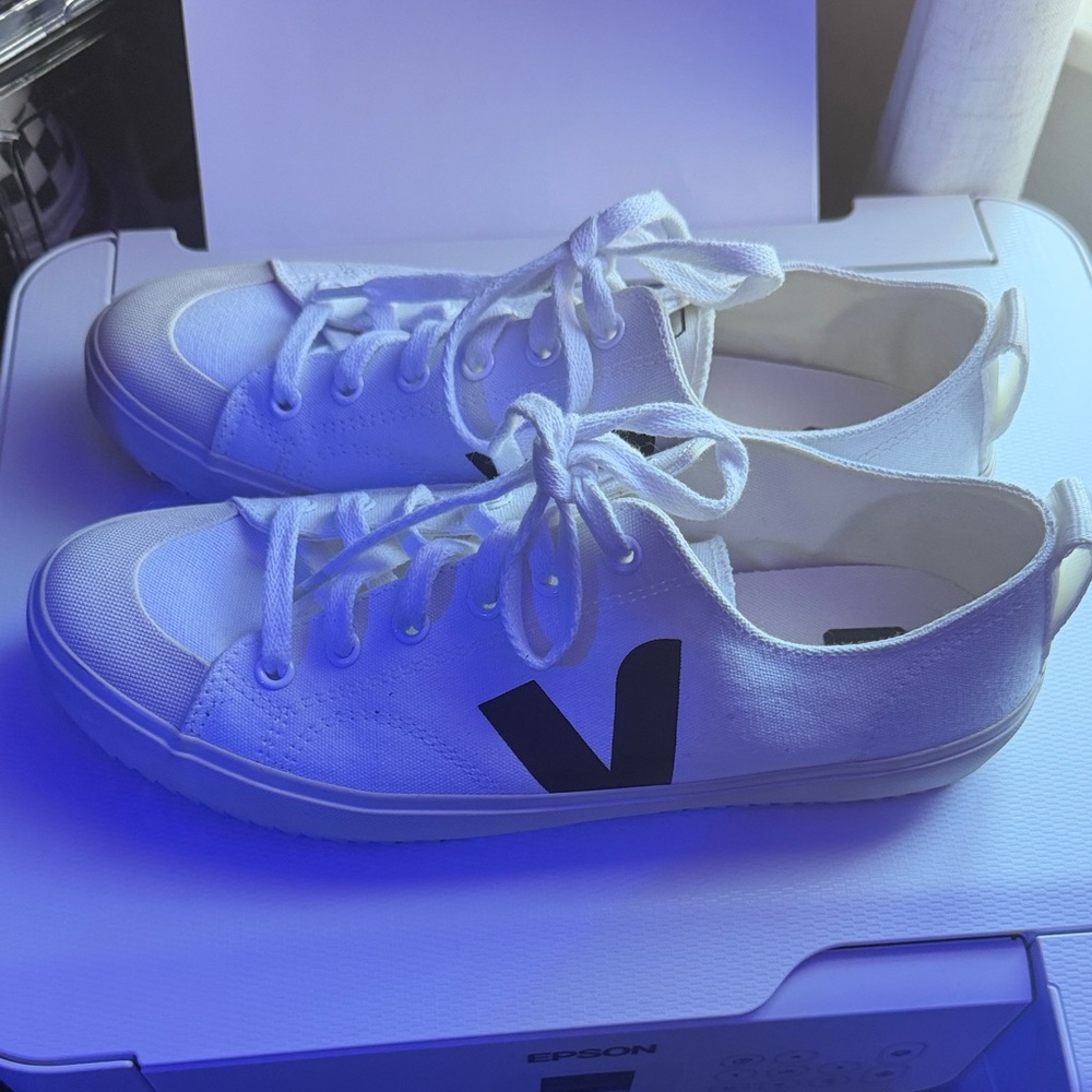 Veja White Sneakers with Black Accents (EU 40)